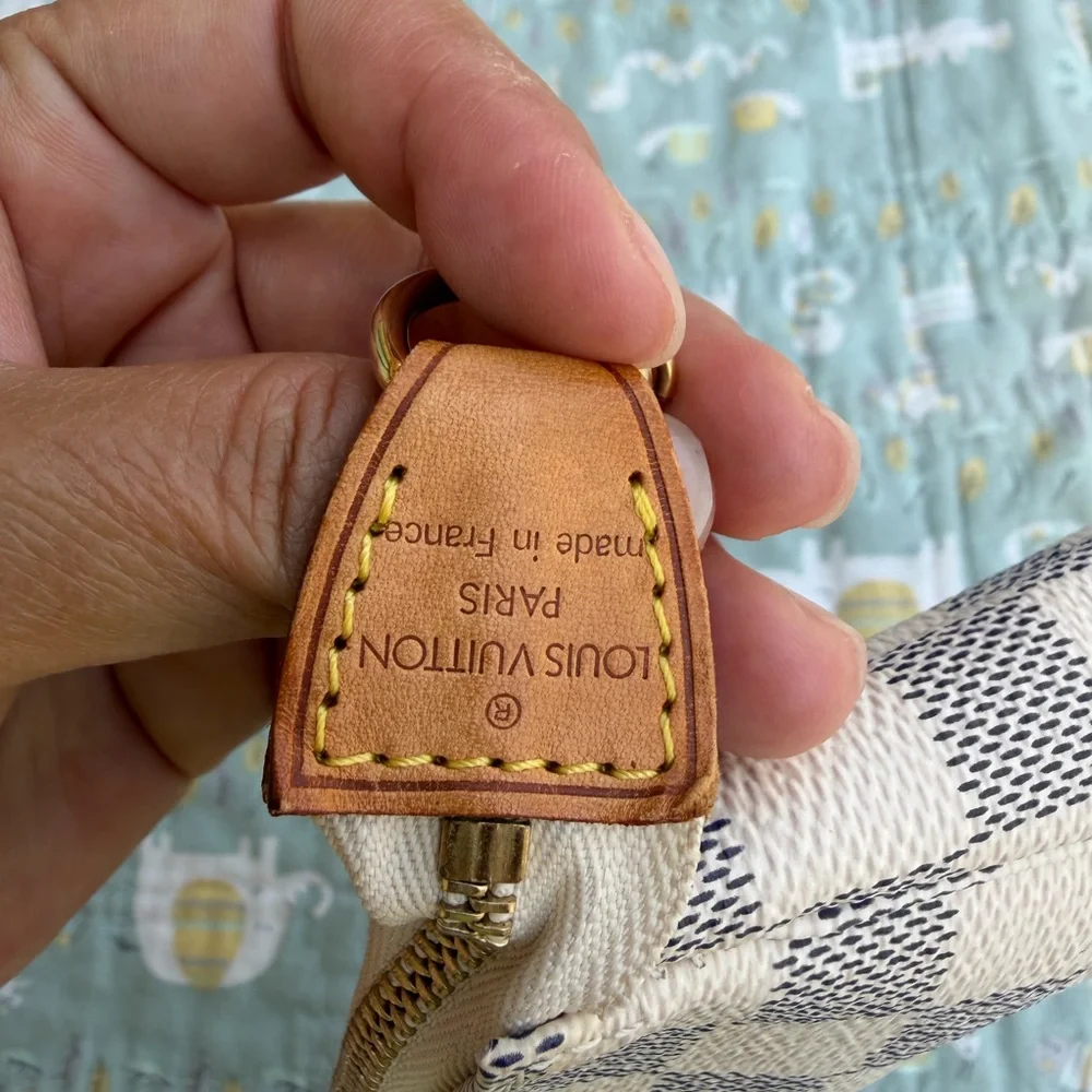 Louis Vuitton Mini Pochette Damier Azur - Picture 3 of 12